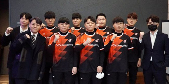 教练团队还 教练团队还