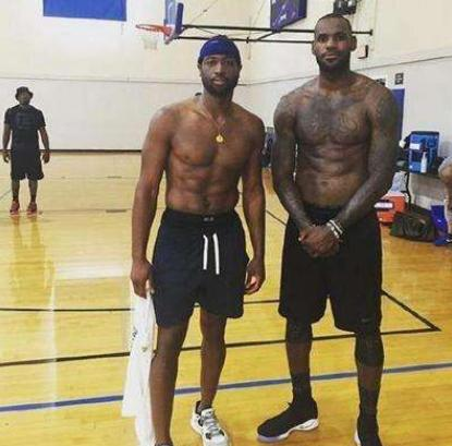 伤坚持的瞬 伤坚持的瞬