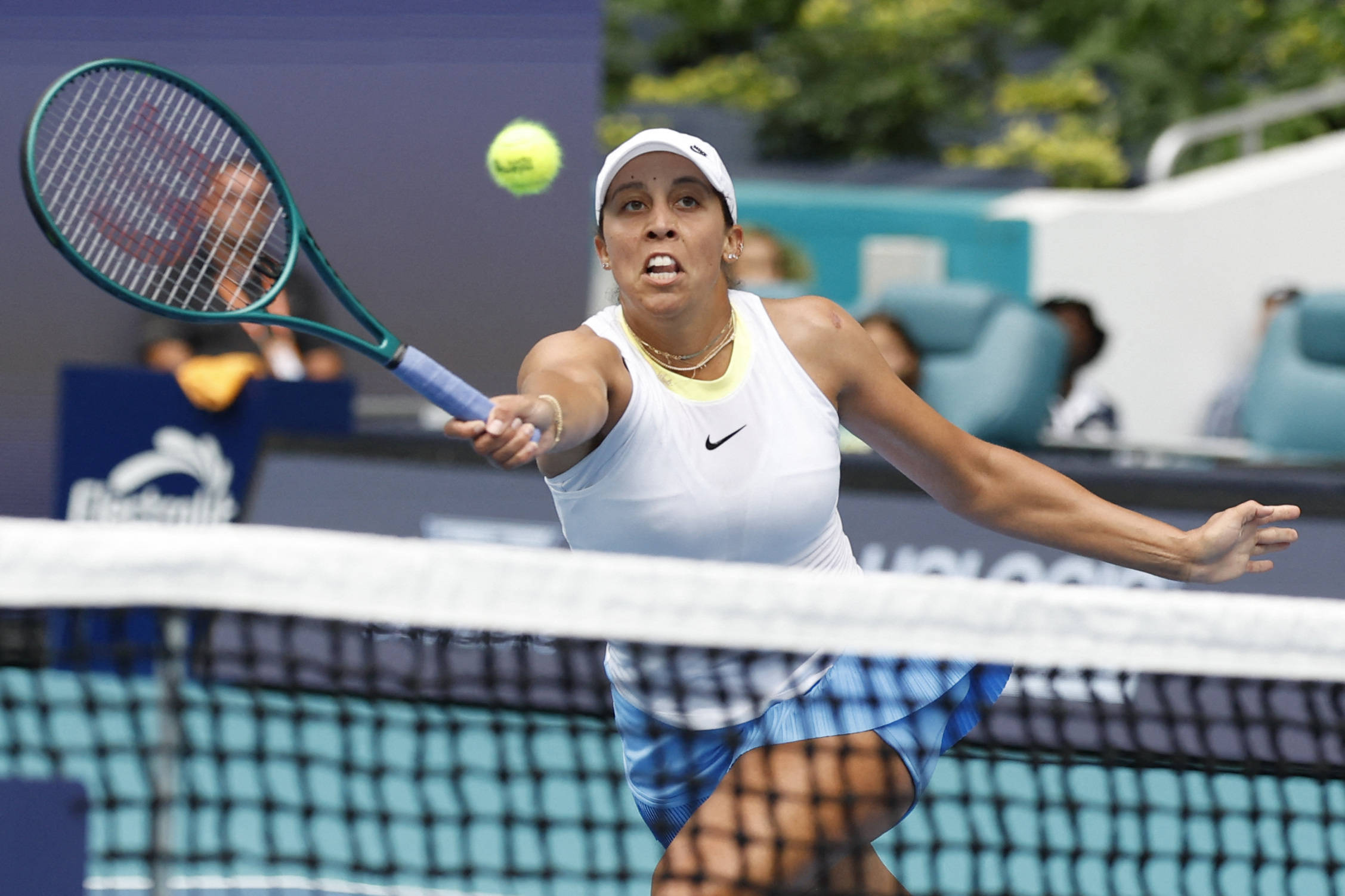 江苏女排主 江苏女排主