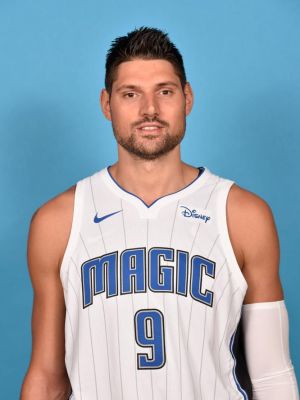 场上脱颖而 场上脱颖而